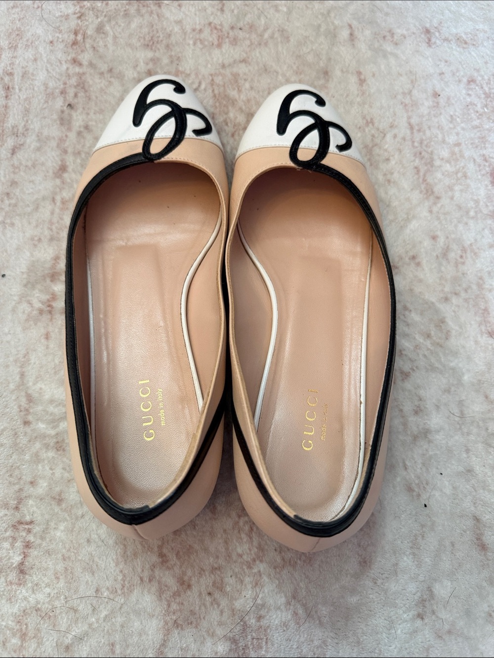 Gucci Nude & White Leather Ballet Flats with Black Trim - Picture 2 of 6